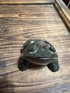 Vintage Polished Green Serpentine Frog Carving